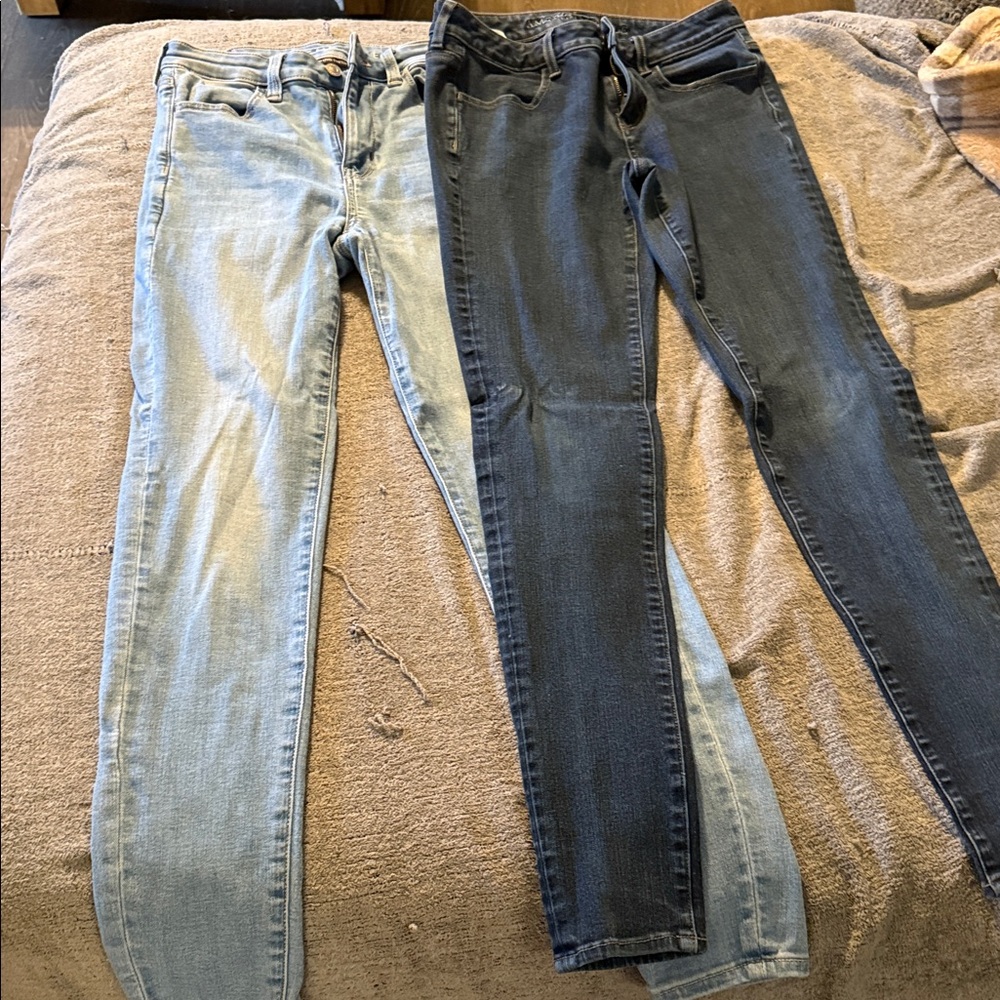 American Eagle Light Wash Denim Jeans